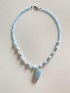 Náhrdelník pre ženy z minerálu Akvamarín
