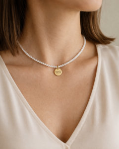 Choker MAMA z perleťových korálok